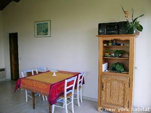 South of France - Provence - 2 Bedroom - Villa accommodation - kitchen (PR-1034) photo 5 of 6 South of France - Provence - 2 Bedroom - Villa accommodation - kitchen (PR-1034) photo 5 of 6
