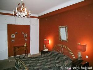 Sud de la France - C&ocirc;te d'Azur - T3 appartement location vacances - chambre 2 (PR-1040) photo 4 sur 5