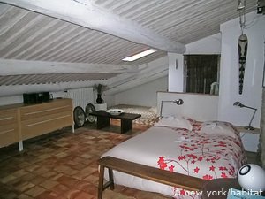 Sud de la France - Provence - T5 - Mas appartement bed breakfast - chambre 2 (PR-1047) photo 2 sur 7 Sud de la France - Provence - T5 - Mas appartement bed breakfast - chambre 2 (PR-1047) photo 2 sur 7