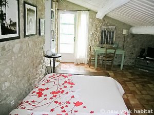 Sud de la France - Provence - T5 - Mas appartement bed breakfast - chambre 2 (PR-1047) photo 4 sur 7 Sud de la France - Provence - T5 - Mas appartement bed breakfast - chambre 2 (PR-1047) photo 4 sur 7