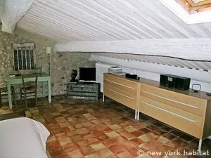 Sud de la France - Provence - T5 - Mas appartement bed breakfast - chambre 2 (PR-1047) photo 6 sur 7 Sud de la France - Provence - T5 - Mas appartement bed breakfast - chambre 2 (PR-1047) photo 6 sur 7