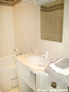 South of France - Provence - Alcove Studio apartment - bathroom (PR-1070) photo 1 of 5