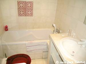 South of France - Provence - Alcove Studio apartment - bathroom (PR-1070) photo 2 of 5