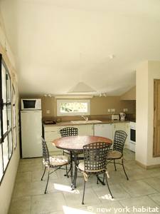 Sud de la France - Provence - T3 appartement location vacances - cuisine (PR-1078) photo 4 sur 4