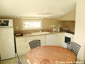 Sud de la France - Provence - T3 appartement location vacances - cuisine (PR-1078) photo 1 sur 4