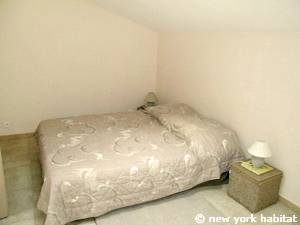 Sud de la France - Provence - T3 appartement location vacances - chambre 1 (PR-1078) photo 1 sur 3