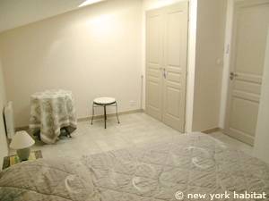 Sud de la France - Provence - T3 appartement location vacances - chambre 1 (PR-1078) photo 2 sur 3