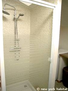 Sud de la France - Provence - T3 appartement location vacances - salle de bain 1 (PR-1078) photo 3 sur 3