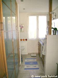 Sud de la France - Provence - T4 - Duplex - Villa appartement location vacances - salle de bain 1 (PR-1080) photo 1 sur 7 Sud de la France - Provence - T4 - Duplex - Villa appartement location vacances - salle de bain 1 (PR-1080) photo 1 sur 7