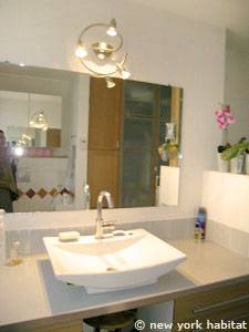 Sud de la France - Provence - T4 - Duplex - Villa appartement location vacances - salle de bain 1 (PR-1080) photo 4 sur 7 Sud de la France - Provence - T4 - Duplex - Villa appartement location vacances - salle de bain 1 (PR-1080) photo 4 sur 7