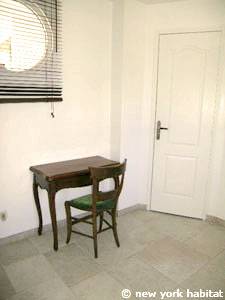 Sud de la France - Provence - T4 - Duplex - Villa appartement location vacances - chambre 2 (PR-1080) photo 4 sur 4 Sud de la France - Provence - T4 - Duplex - Villa appartement location vacances - chambre 2 (PR-1080) photo 4 sur 4