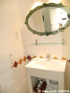 Sud de la France - Provence - T4 - Duplex - Villa appartement location vacances - salle de bain 2 (PR-1080) photo 1 sur 3 Sud de la France - Provence - T4 - Duplex - Villa appartement location vacances - salle de bain 2 (PR-1080) photo 1 sur 3
