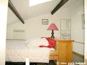 Sud de la France - Provence - T4 - Duplex - Villa appartement location vacances - chambre 3 (PR-1080) photo 2 sur 5 Sud de la France - Provence - T4 - Duplex - Villa appartement location vacances - chambre 3 (PR-1080) photo 2 sur 5