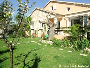Sud de la France - Provence - T4 - Duplex - Villa appartement location vacances - autre (PR-1080) photo 8 sur 13 Sud de la France - Provence - T4 - Duplex - Villa appartement location vacances - autre (PR-1080) photo 8 sur 13