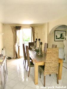 South of France - Provence - 4 Bedroom - Villa accommodation - living room (PR-1081) photo 6 of 8