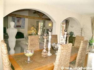 South of France - Provence - 4 Bedroom - Villa accommodation - living room (PR-1081) photo 7 of 8
