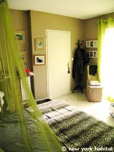 South of France - Provence - 4 Bedroom - Villa accommodation - bedroom 1 (PR-1081) photo 2 of 3