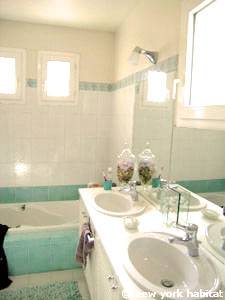 South of France - Provence - 4 Bedroom - Villa accommodation - bathroom 1 (PR-1081) photo 1 of 2