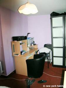 Sud de la France - Provence - T2 appartement location vacances - chambre (PR-1088) photo 3 sur 3