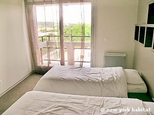 Sud de la France - Provence - T2 appartement location vacances - chambre (PR-1095) photo 1 sur 4 Sud de la France - Provence - T2 appartement location vacances - chambre (PR-1095) photo 1 sur 4
