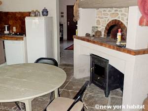 South of France - Provence - 1 Bedroom - Mas accommodation - kitchen (PR-1118) photo 2 of 5