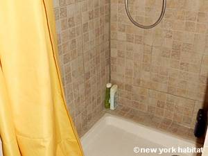South of France - Provence - 1 Bedroom - Mas accommodation - bathroom 1 (PR-1118) photo 2 of 2