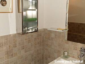 South of France - Provence - 1 Bedroom - Mas accommodation - bathroom 1 (PR-1118) photo 1 of 2