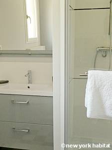 South of France - Provence - Studio apartment - bathroom (PR-1130) photo 1 of 5