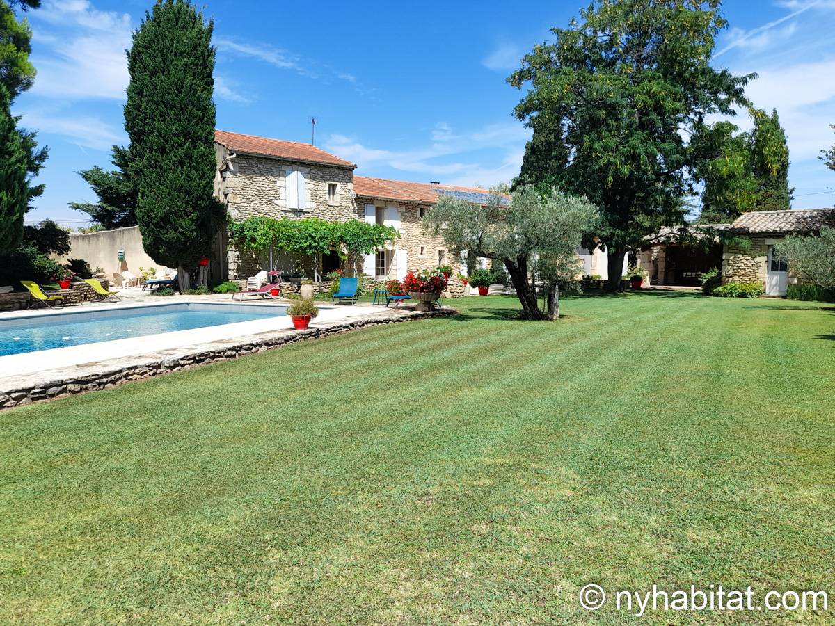 South of France Eyragues, Provence - 5 Bedroom accommodation - Apartment reference PR-1286