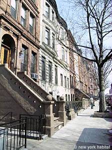 2 Bedroom Rental in Harlem Uptown street