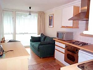 London Accommodation 3-bedroom in Fitzrovia LN-328 Pict