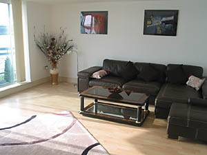 London Accommodation: 2-bedroom apartment in Canary Wharf