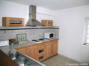 Avignon accommodation: 2-bedroom apartment in the South of France  pict