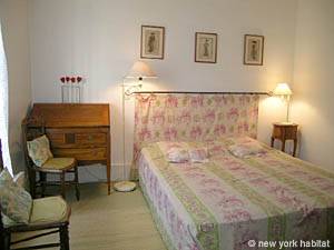 Paris Vacation Rental 1 Bedroom in Clichy (PA-2433)