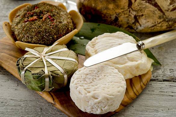 Image of a French cheese plate