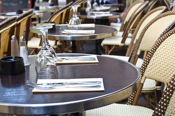 Image of a bistro in Paris