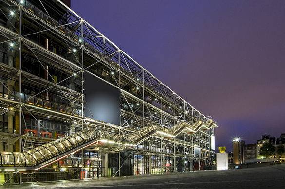 Picture of Paris’ Centre Georges Pompidou at night