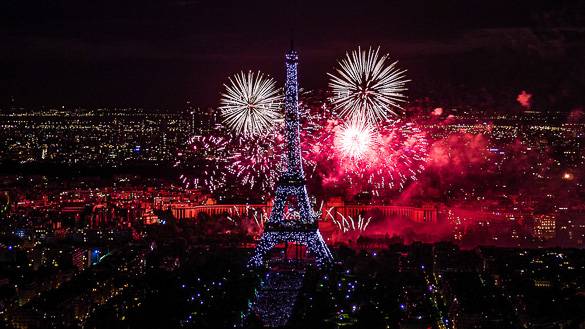 Image of a Bastille Day fireworks show in Paris