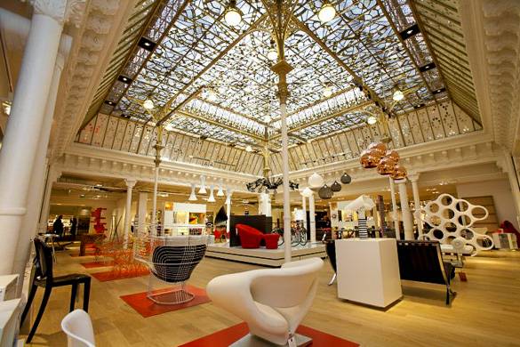 Image of the 7th Arrondissement’s Le Bon Marché in Paris