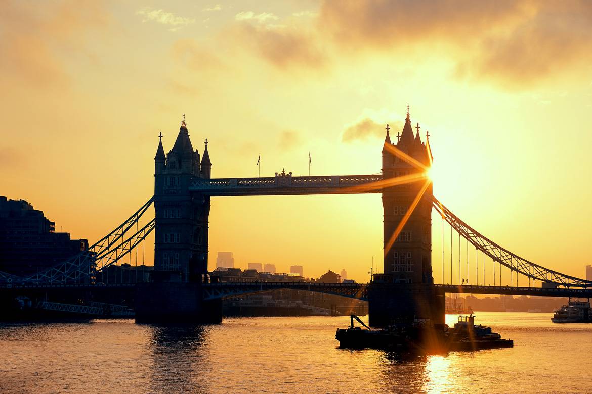 Picture of the Tower Bridge in London.