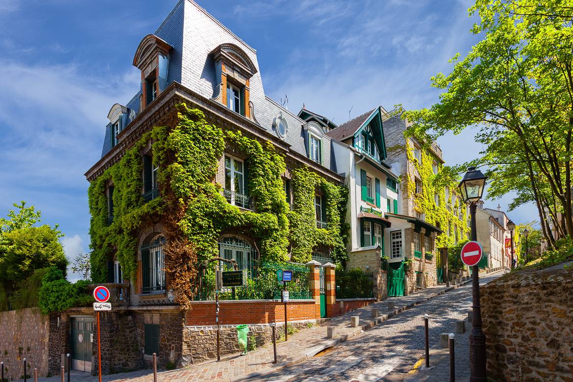 Picture of a row of houses in Paris.