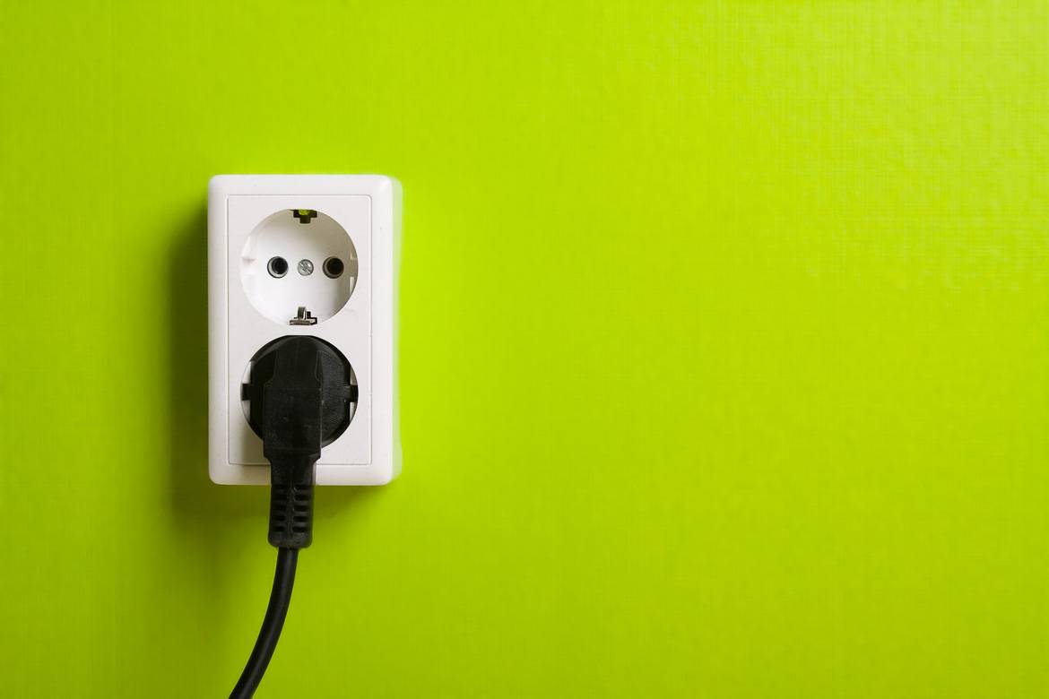 Photo a wall plug operating on 220v.