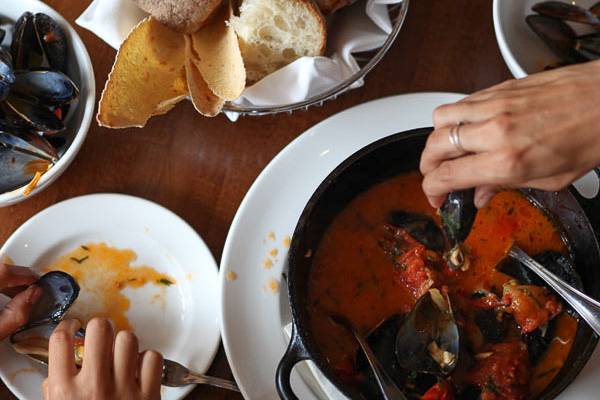 Image of a table with bread and seafood