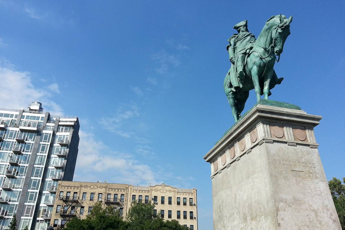 Image of Washington statue at Continental Army Plaza