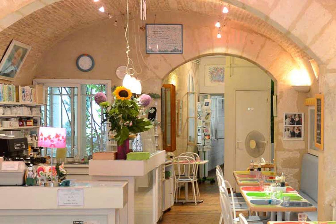 Image of the inside of a restaurant