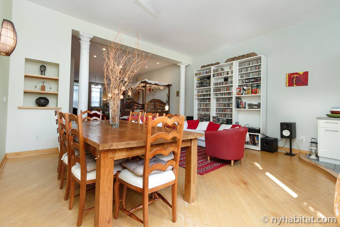 Image of living room 1 of apartment NY-11554
