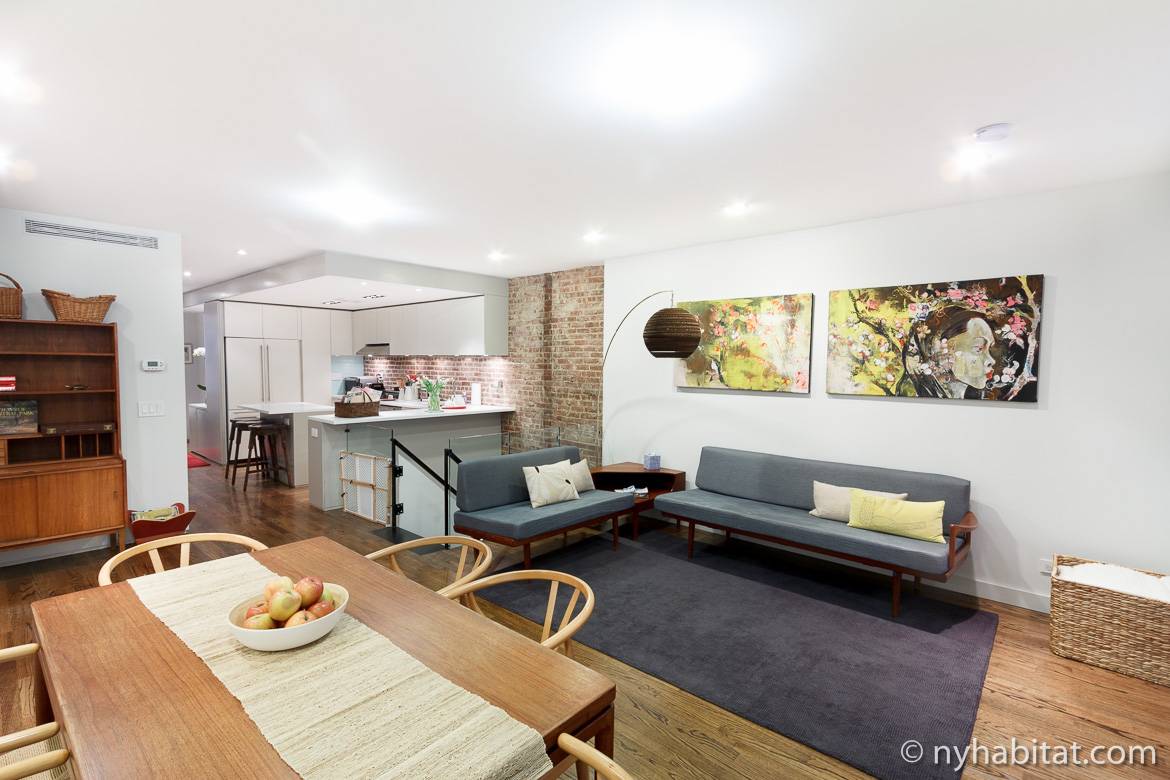 Image of living room 1 of apartment NY-15650
