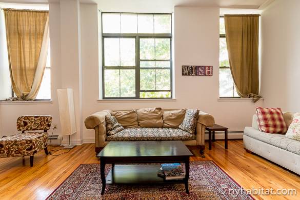 Dining room table in NY-14415
