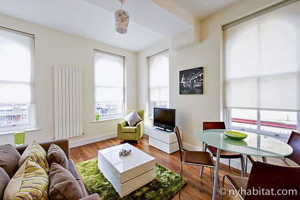 Image of living room and kitchen of LN-1405 in Shoreditch