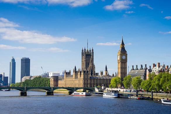 Image of Thames River with Big Ben and Parliament in the background